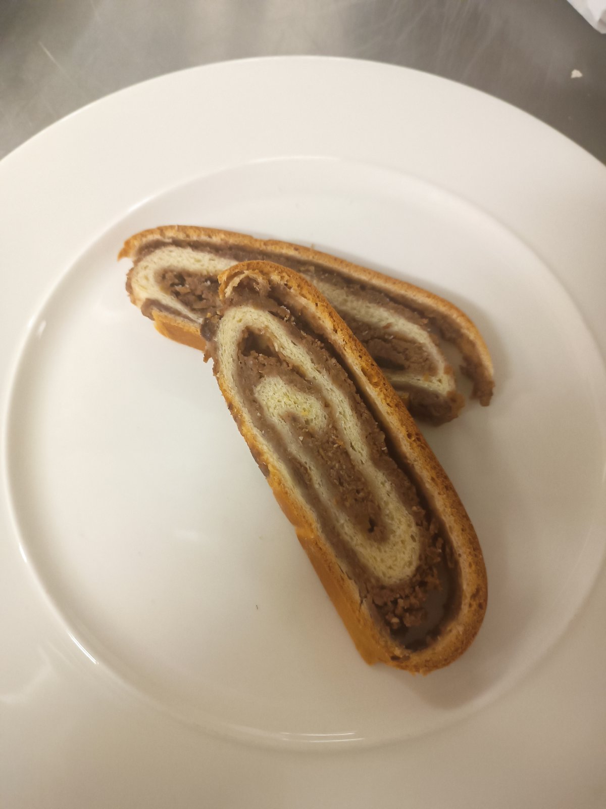 Povitica walnut and apple roll