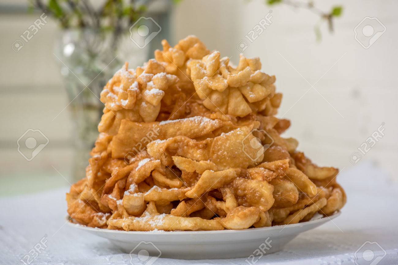 Anthill cake with honey